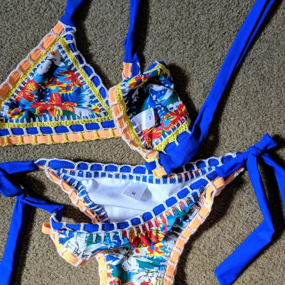 Tropical blue bikini - Picture 3 of 4